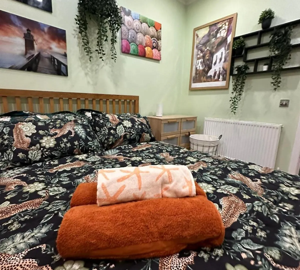 1 Bedroom Apartment With Hot Tub In Cardiff