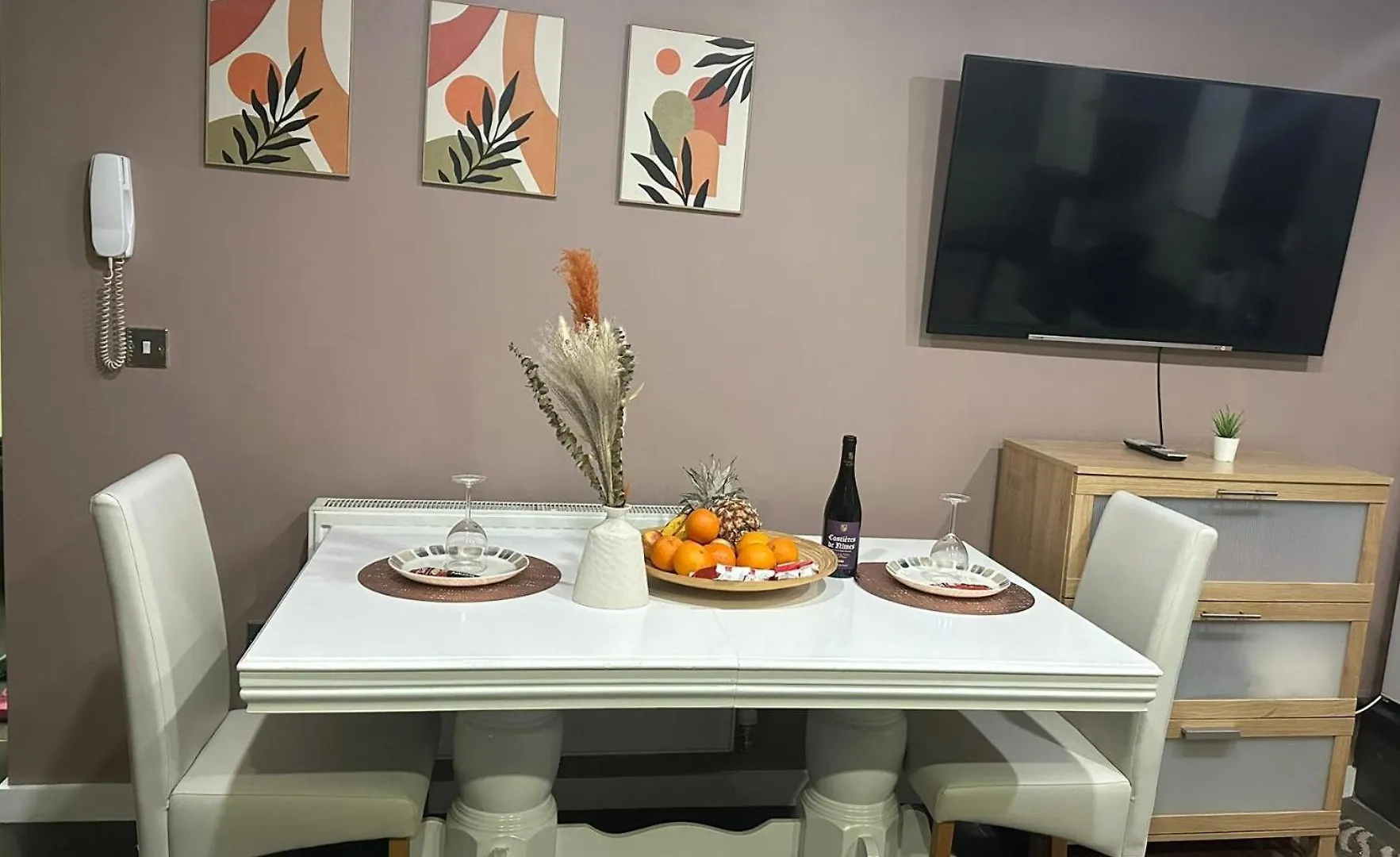 1 Bedroom Apartment With Hot Tub In Cardiff