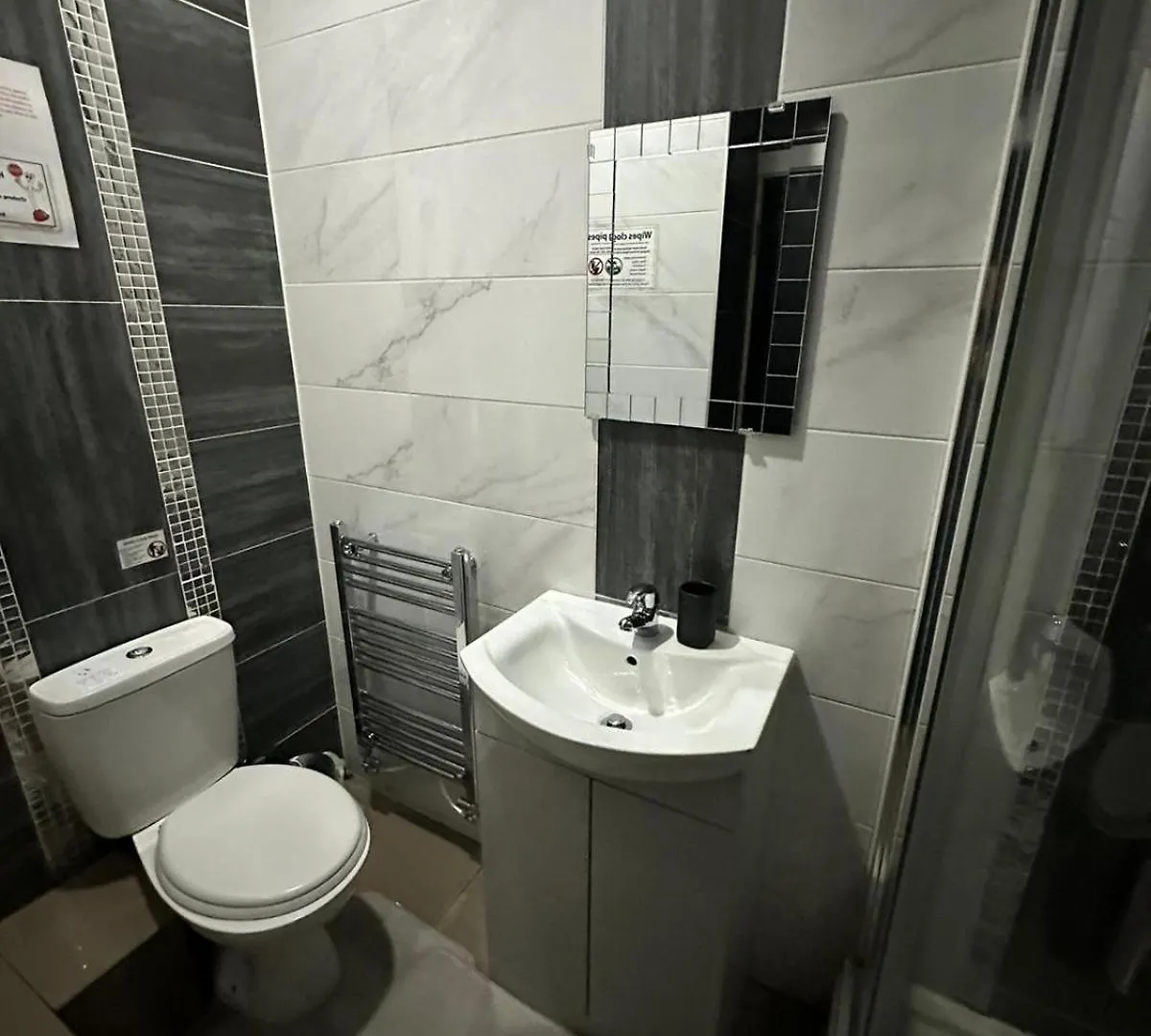 1 Bedroom Apartment With Hot Tub In Cardiff