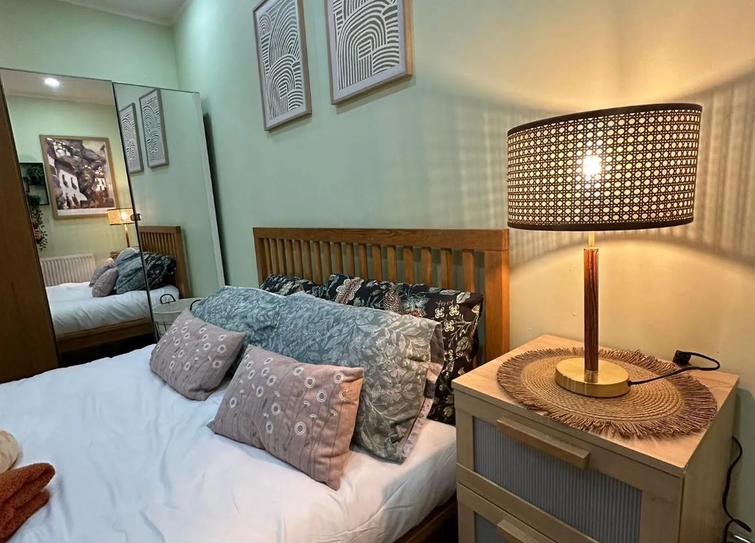 1 Bedroom Apartment With Hot Tub In Cardiff 0*,  United Kingdom